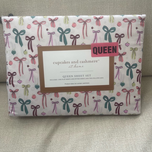 Cupcakes and Cashmere Christmas Holiday Colorful Bows Sheet Set - Queen - Picture 1 of 3